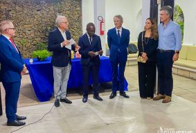 Colégio Christus apresenta Seção Internacional Francesa ao Ministro da Francofonia da França